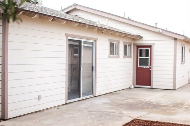 Building Photo - Charming 3BR,  2.5 Bath House in Grover Beach