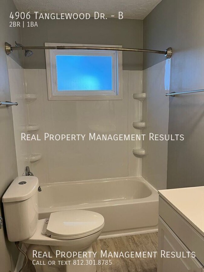 Building Photo - 4906 Tanglewood Dr