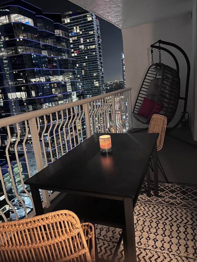 Building Photo - 1200 Brickell Bay Dr