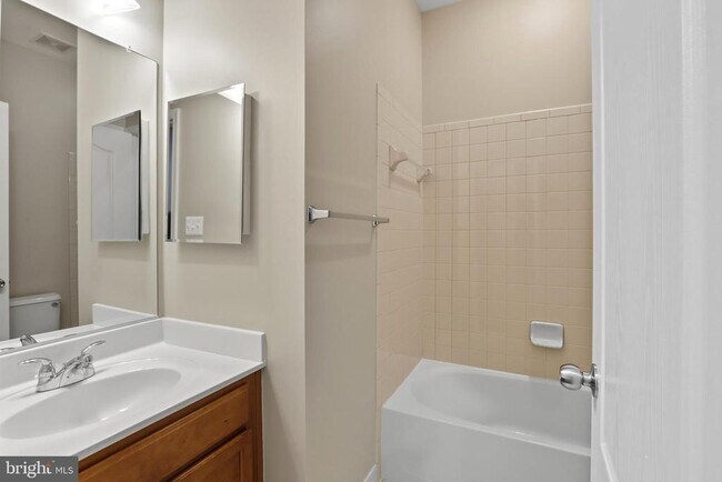 Building Photo - 10228 Nuthatch Dr