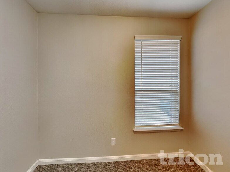Building Photo - 162 Colter Dr
