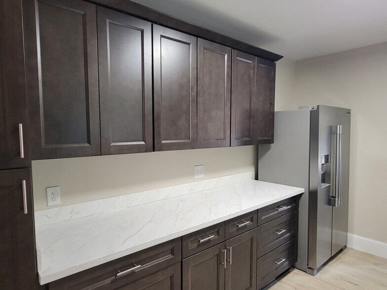 Building Photo - 12835 SW Grant Ave