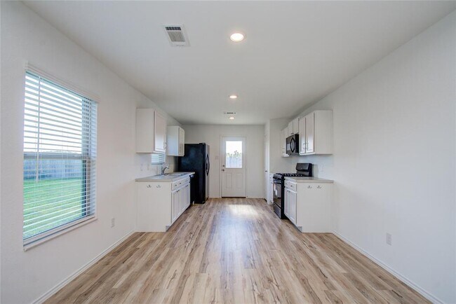 Building Photo - 5200 Elrington Vly Ln