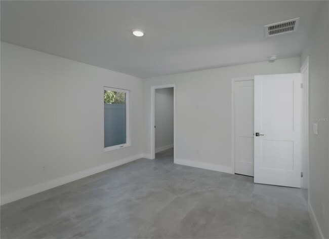 Building Photo - 310 Hibiscus St