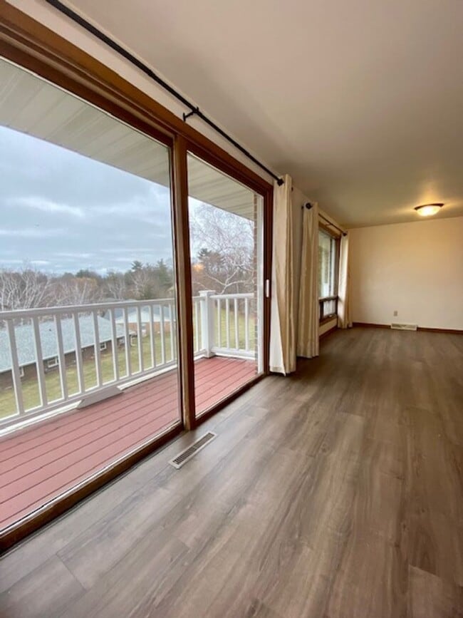 Building Photo - 3037 Humboldt Rd