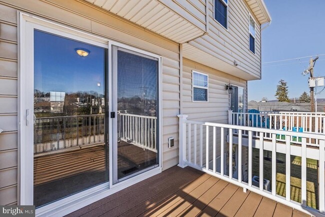 Building Photo - 112 Breezewood Dr