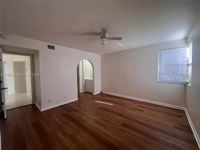Building Photo - 5661 Riverside Dr