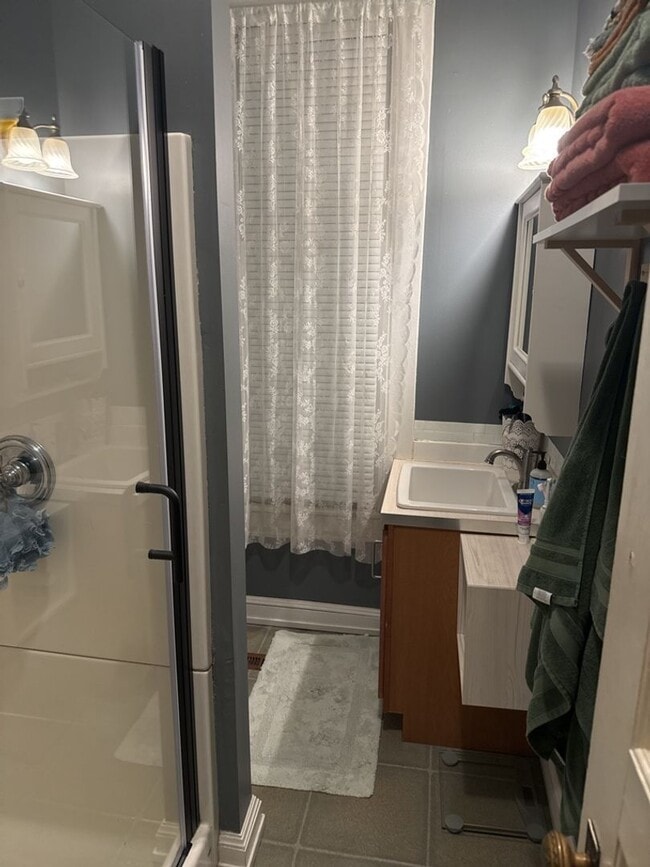 Building Photo - 2204 Grand Ave S