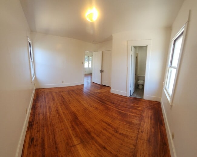 Building Photo - Cute standalone Bungalow in SLO! Off of Gr...