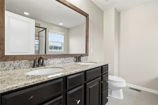 Building Photo - 1204 Pointe View Dr