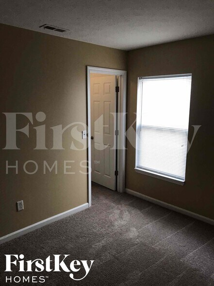 Building Photo - 12663 Pinetop Way