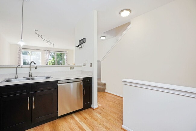 Building Photo - 3013 Kentshire Cir