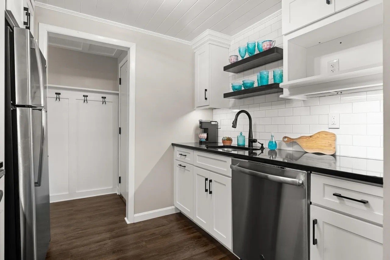 Building Photo - 478 Seabury