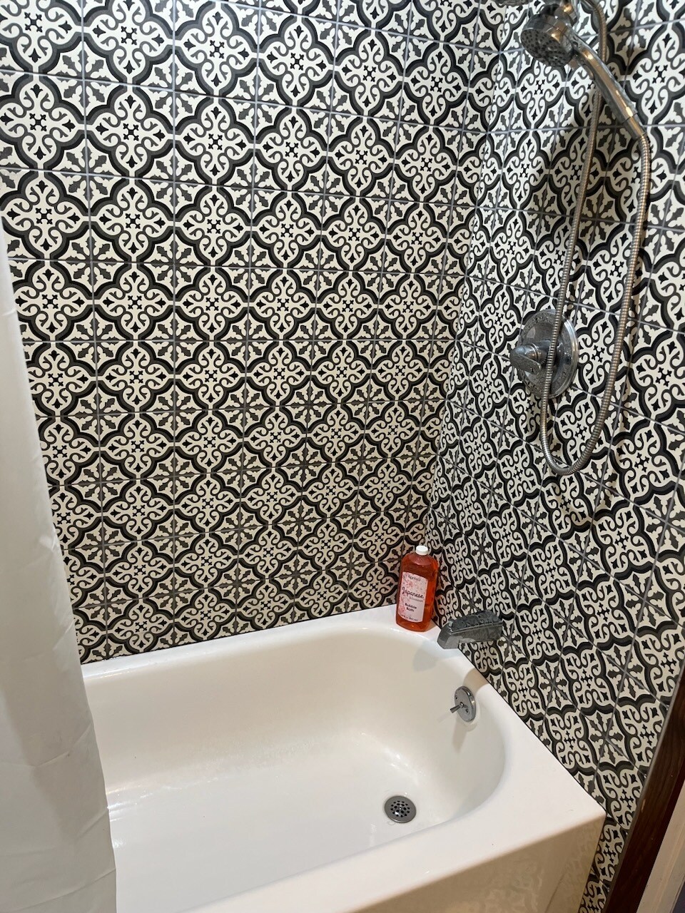 New bathtub and remodel upper level - 10426 Vistula Rd