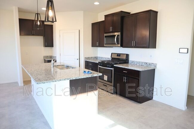 Building Photo - 10676 W Golson Dr