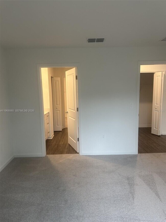 Building Photo - 8934 SW 135th Street Rd