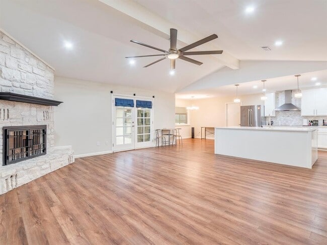 Building Photo - 317 Cedar Dr