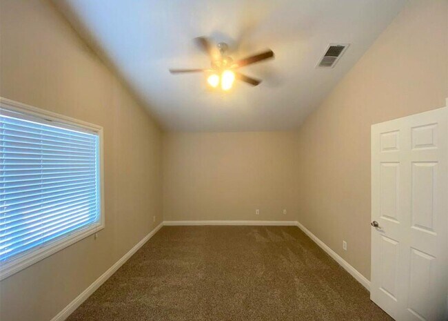 Building Photo - Wolf Valley Estates - Pool and Spa - Pets ...