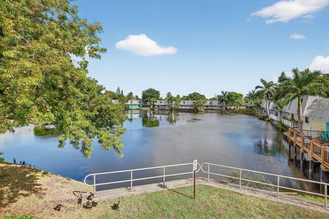 Building Photo - 4051 NE 13th Ave