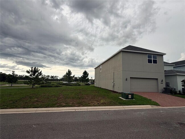 Building Photo - 201 Station Ln