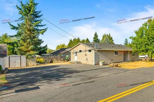 Building Photo - STATUS: AVAILABLE | R37 | $2295  **** MOVE IN SPECIAL ****