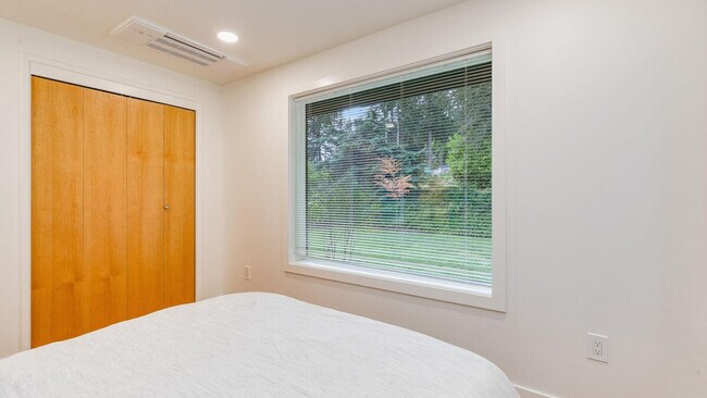 Building Photo - 13006 NE 149th St