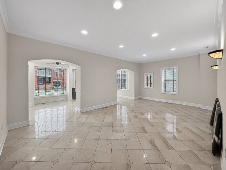 Building Photo - 2033 Fairview Ave