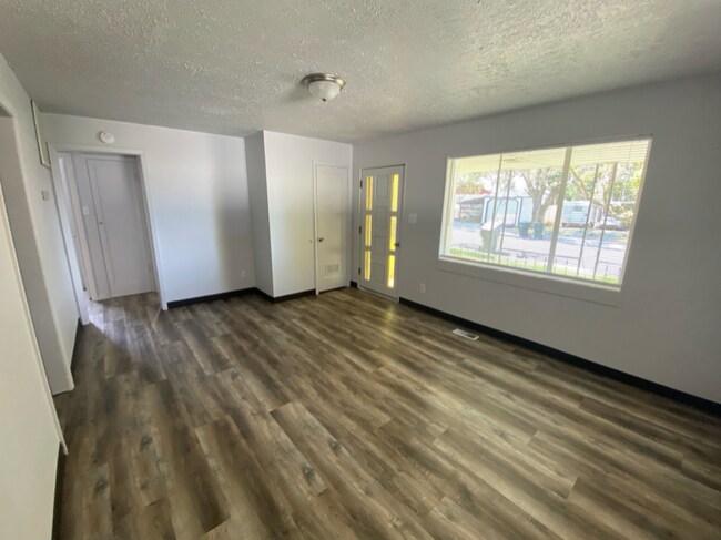 Building Photo - 389 S 360 W