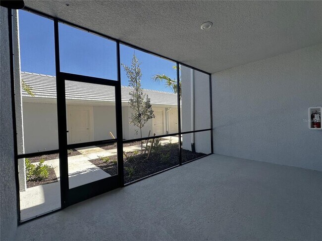 Building Photo - 14231 Heritage Landing Blvd
