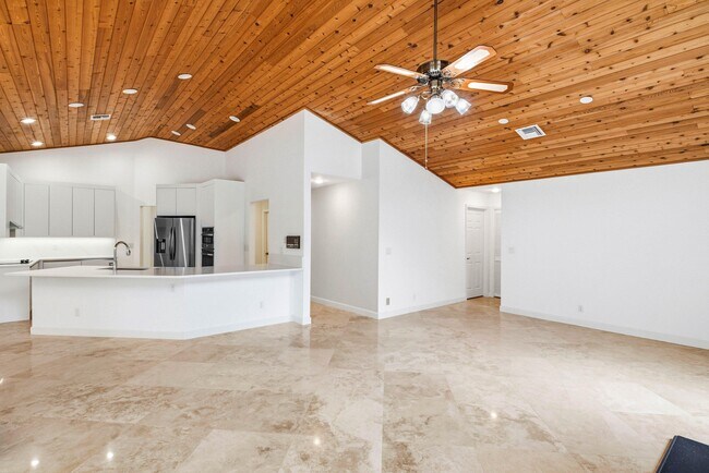 Building Photo - 4720 NW 28th Ave