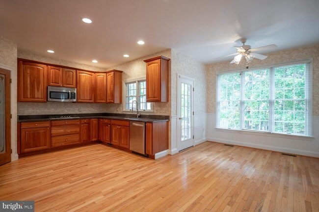 Building Photo - 119 E Jefferson St