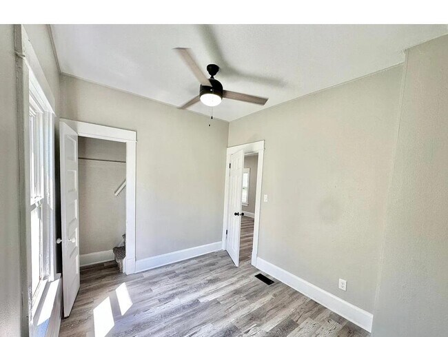 Building Photo - 2317 Lyon St