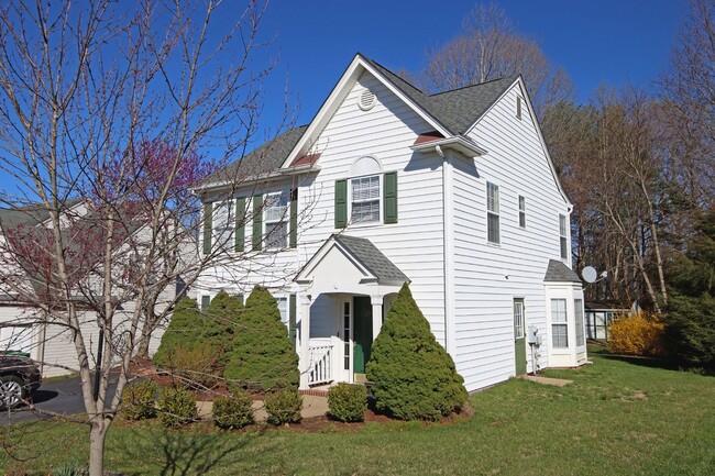 Primary Photo - Dog-Friendly Forest Lakes North Home (Appl...