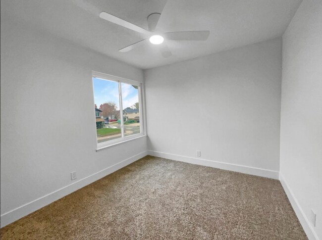 Building Photo - 7952 Summerplace Dr