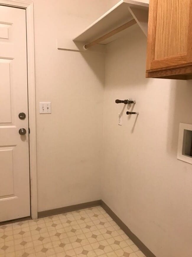 Building Photo - 602 Windemere Cir