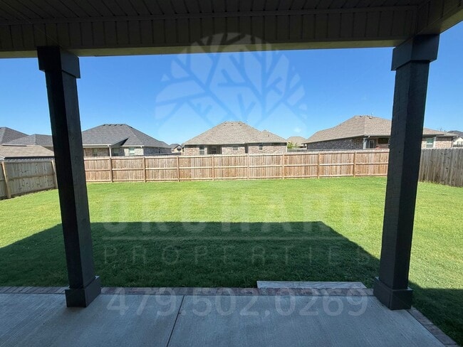 Building Photo - Single-Family Home- Desirable Cedarwood Plan