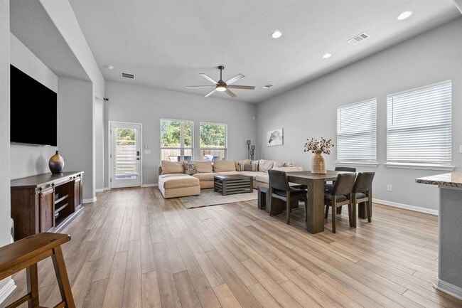 Building Photo - 313 Somerville St