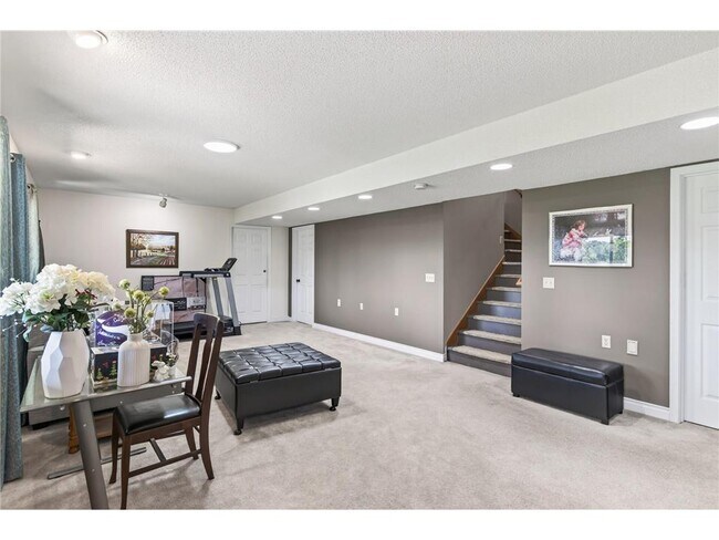 Building Photo - 14372 Heather Ridge Dr