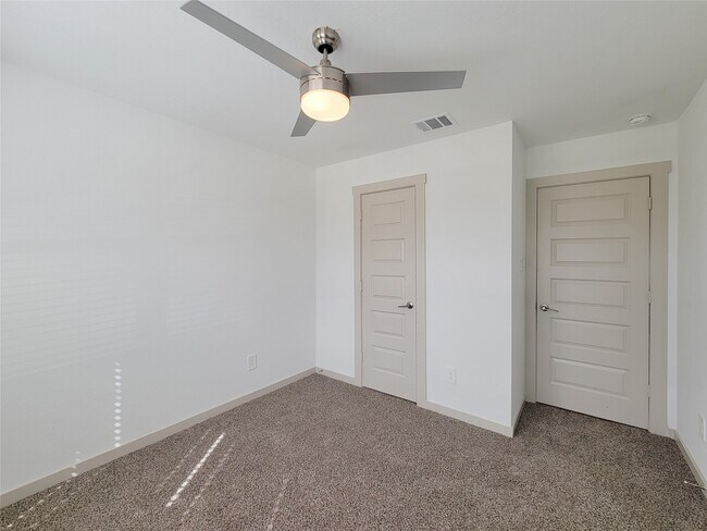 Building Photo - 7015 Halifax Harvest Ln