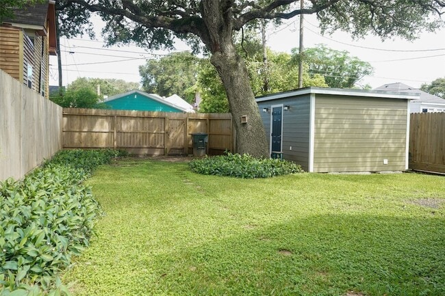 Building Photo - 2826 Avenue P 1/2