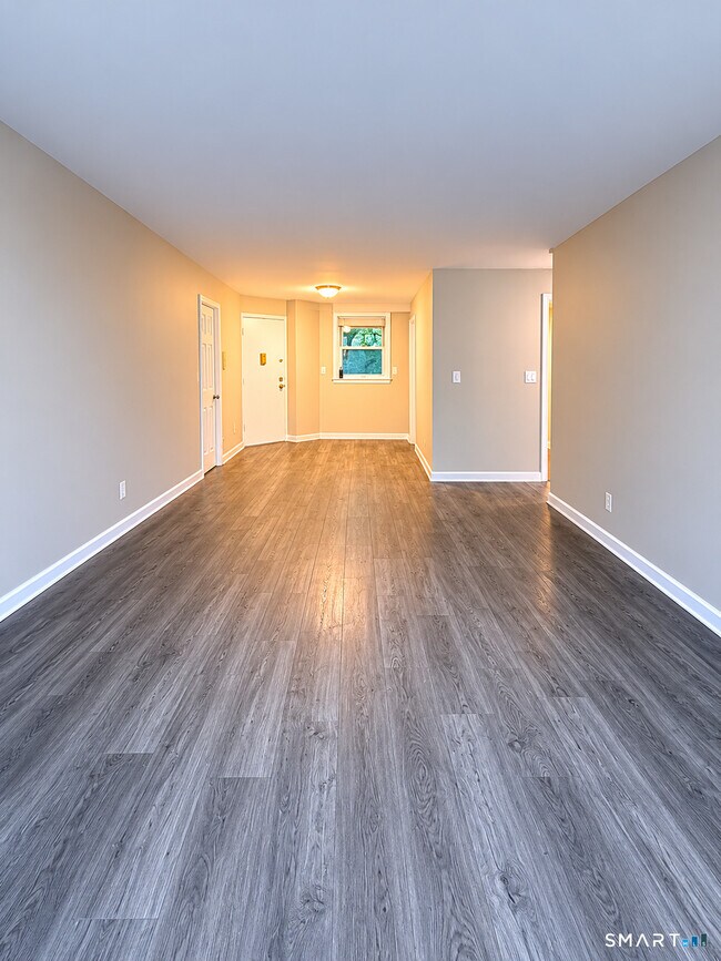 Building Photo - 71 Strawberry Hill Ave