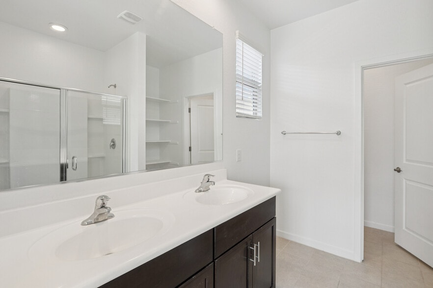 Building Photo - 4325 W Allen St