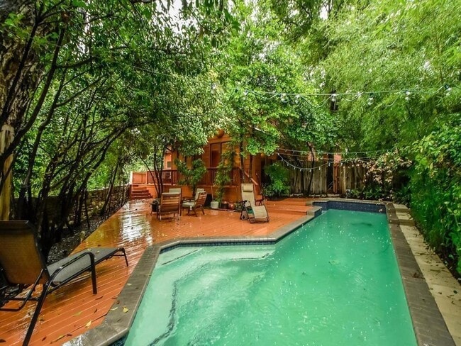 Building Photo - 800 Leonard St