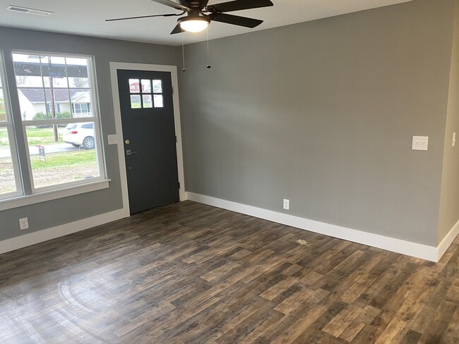 Building Photo - 234 Santa Monica Blvd