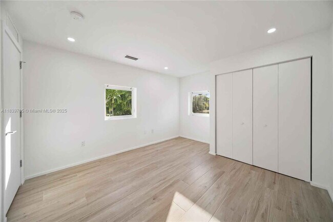 Building Photo - Northwest 9th Court, Miami, FL 33127 - 5 BR 3 BA townhouse