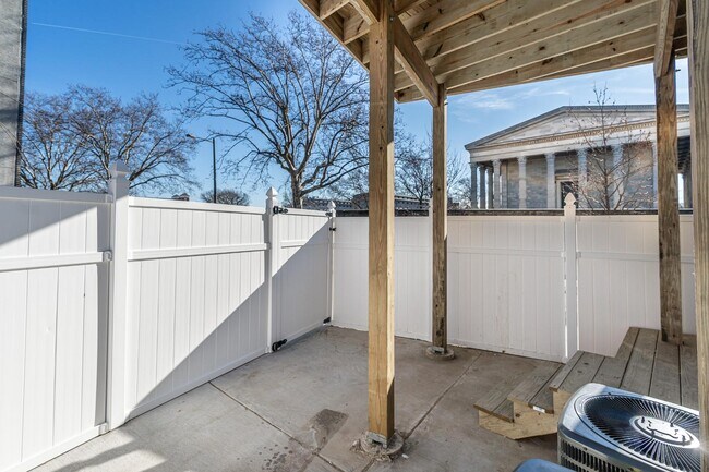 Building Photo - 2045 N College Ave