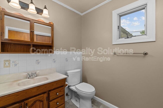 Building Photo - 1115 Hadwin Dr