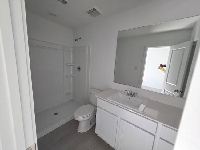 Building Photo - New Lennar Home – 4BR, 3BA | Energy-Effici...