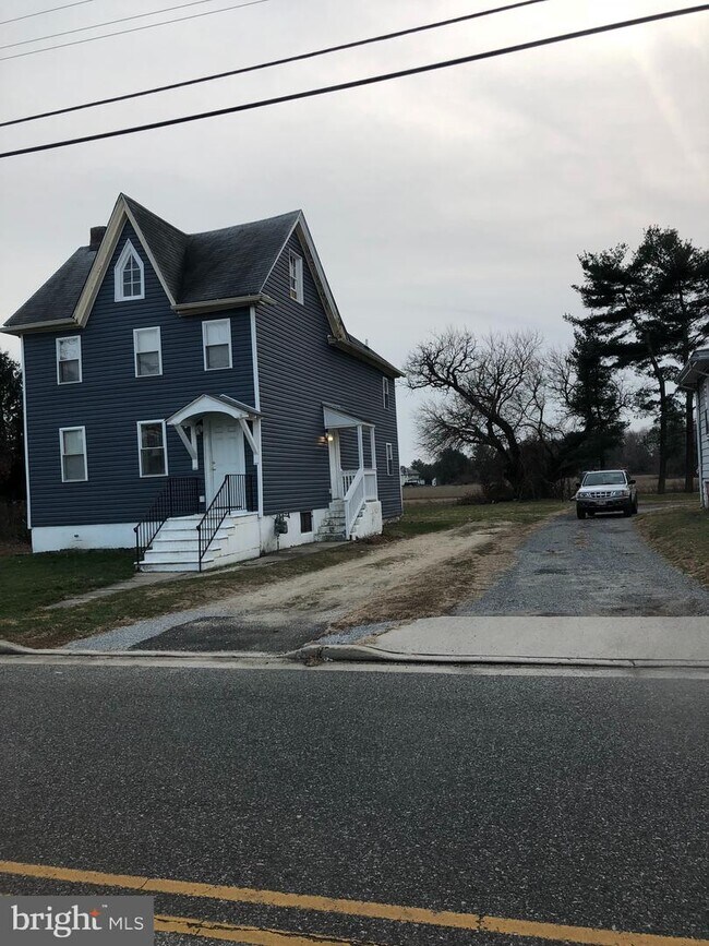 Building Photo - 40 N Railroad Ave