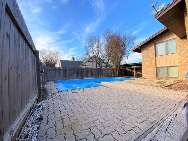 Building Photo - Two Story with In-ground Pool!